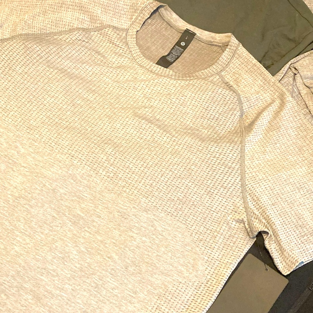 Gray shirt sweat, repellent